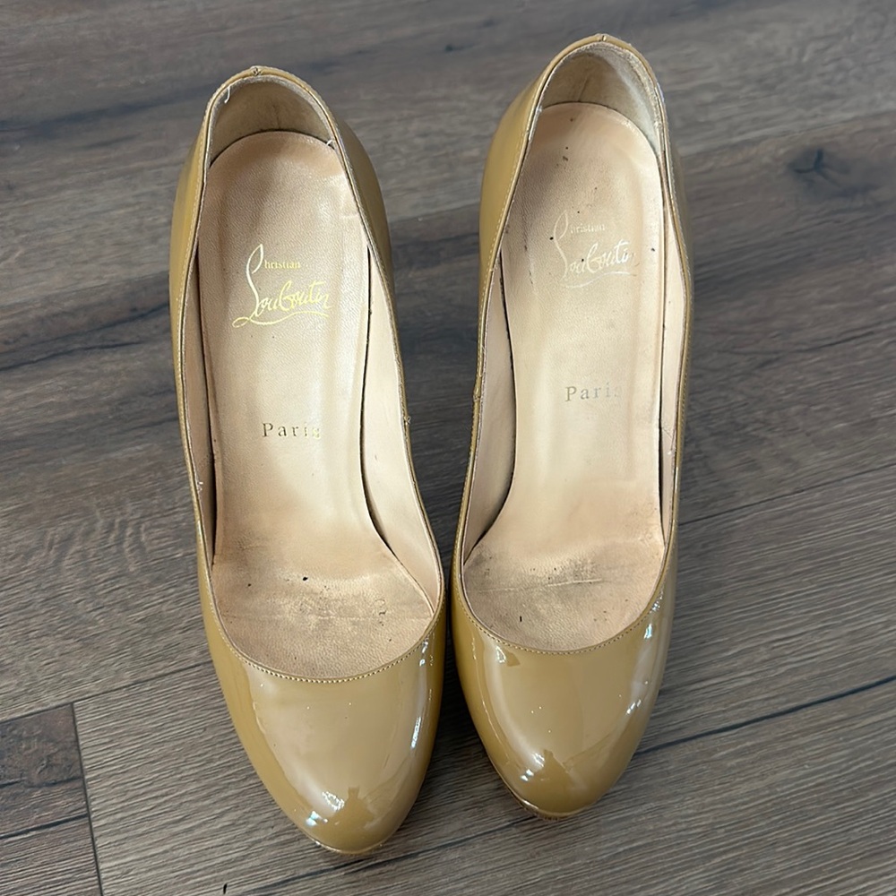 CHRISTIAN LOUBOUTIN Bianca Nude Beige Patent Platform Pumps Heels US 8.5 EU 38.5 - Picture 3 of 12